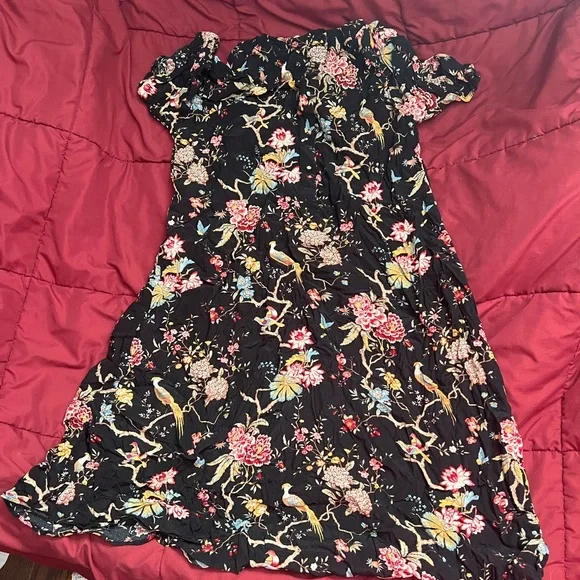 Patterned Dress - Picture 3 of 3